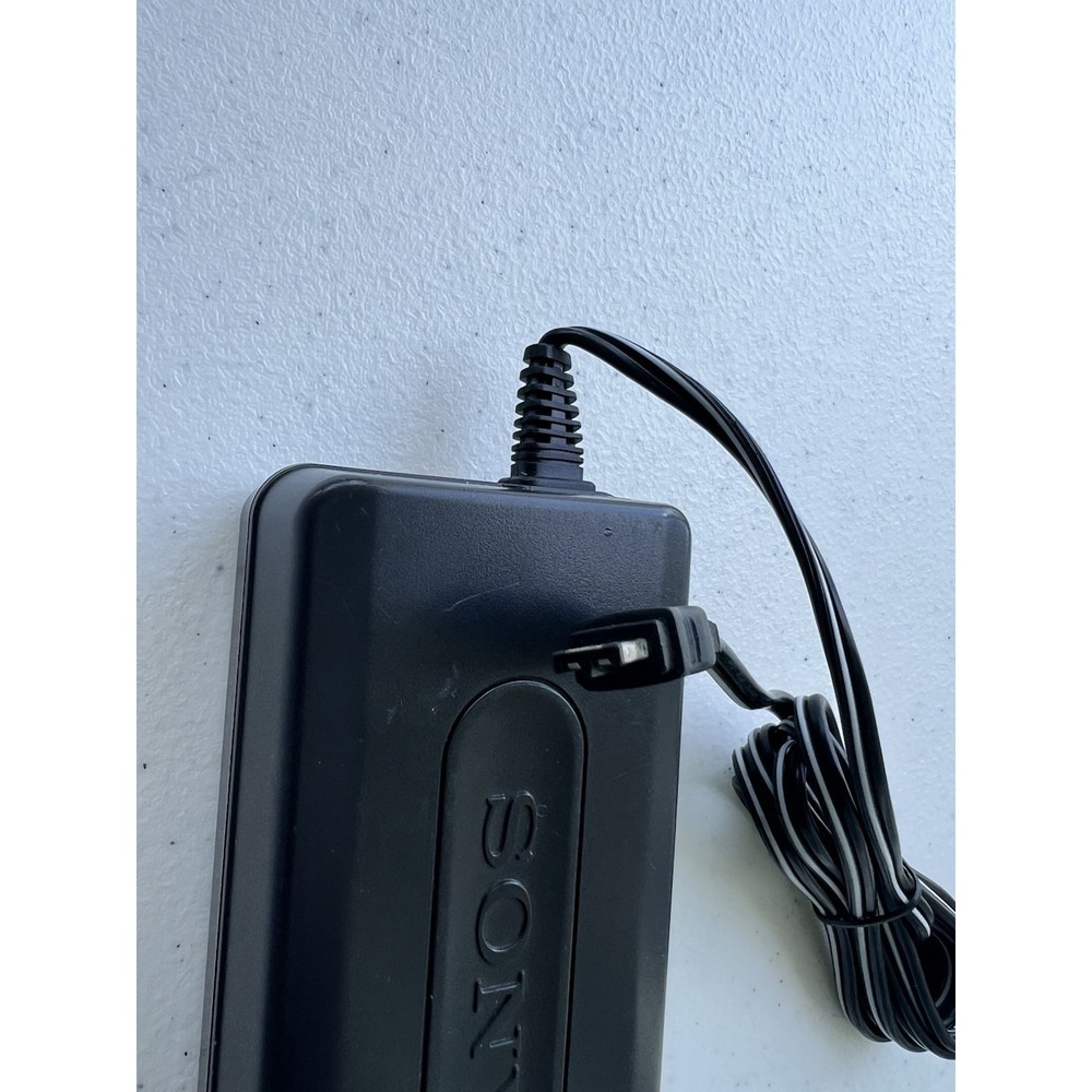 Sony AC-L10B Camcorder Video Camera Mains Charger Adapter 8.4V Handycam - Picture 2 of 7